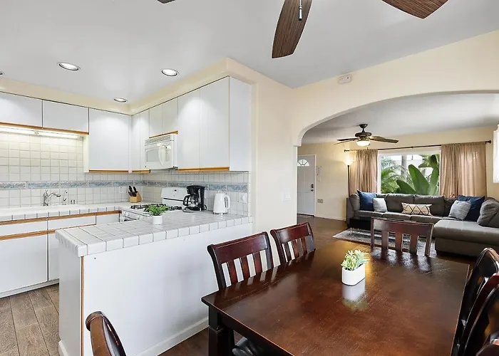 Pacific Oasis - Large Patio, Parking & Walk To Beach